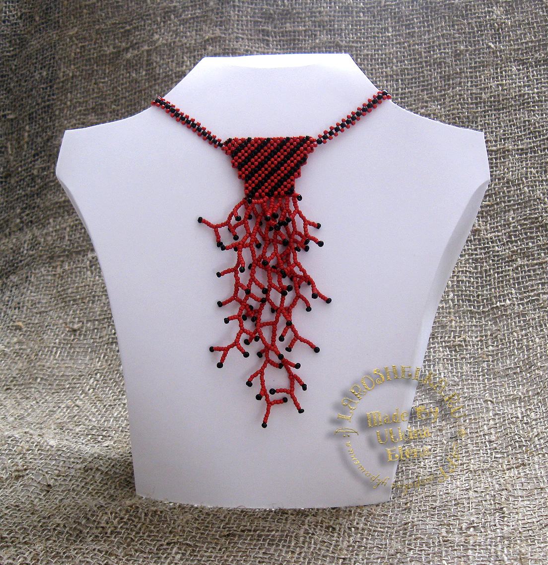 Коралловый галстучек...